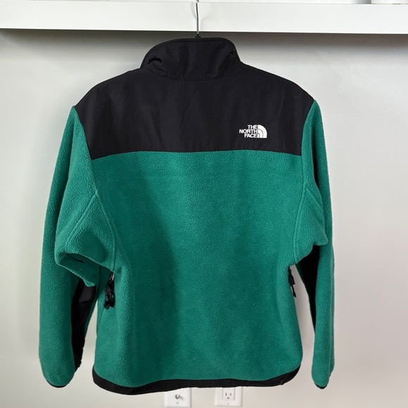 Women’s The Northface Retro Denali Jacket - Picture 9 of 14